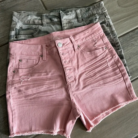 Camo and Pink Denim Shorts Set - Picture 3 of 5